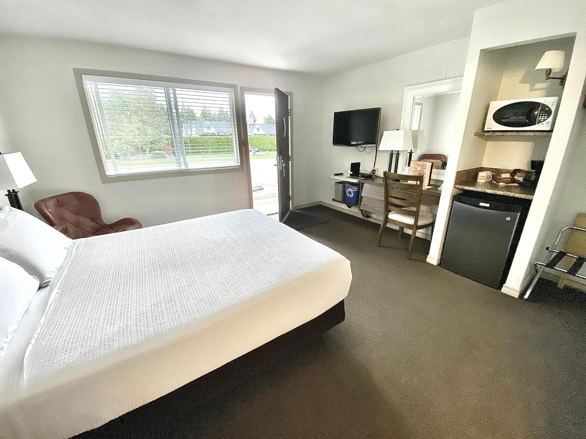 Arbutus Grove Motel Parksville Exterior foto